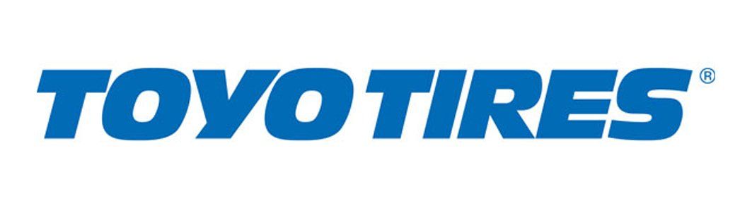 Le logo des pneus Toyo est bleu et blanc sur fond blanc.