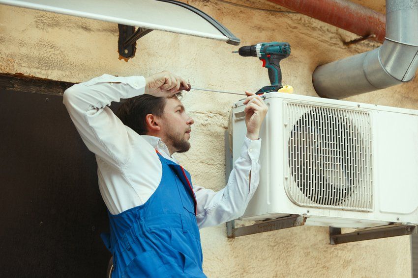 technician-working