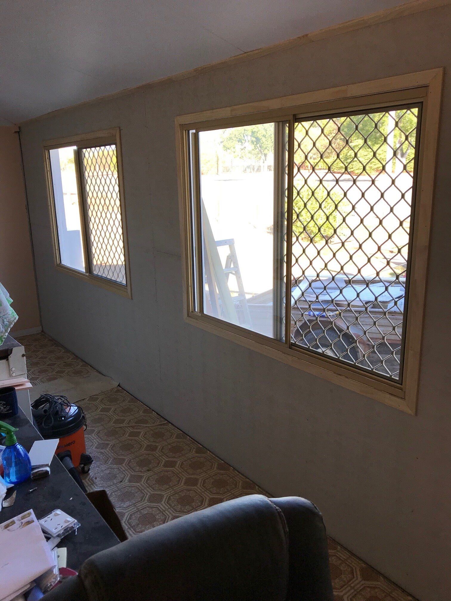 Window screen installment