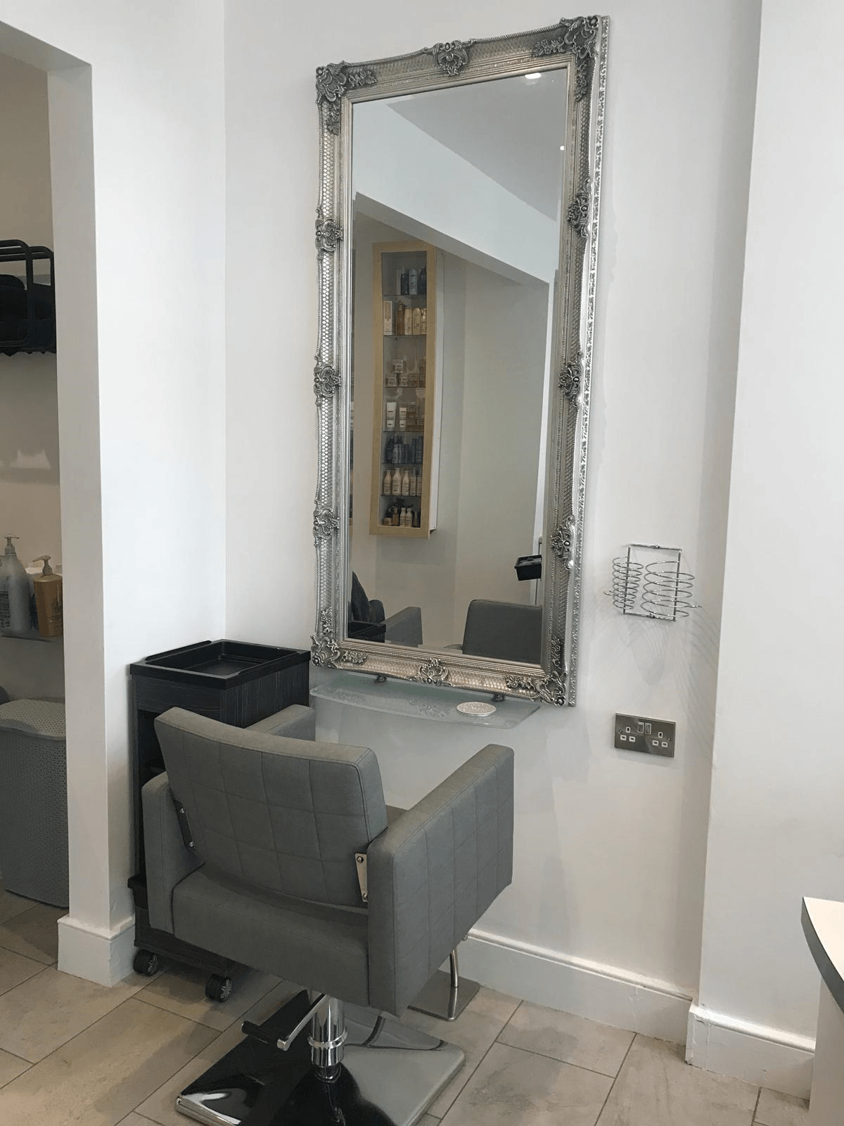 hair styling facility and services example 6