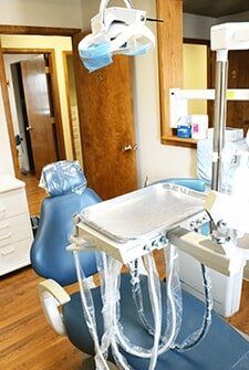 Hygeneist Cleaning Patient's Teeth - Dental Care - Woodland Park, CO Hygeneist Cleaning Patient's Teeth - Dental Care - Woodland Park, CO