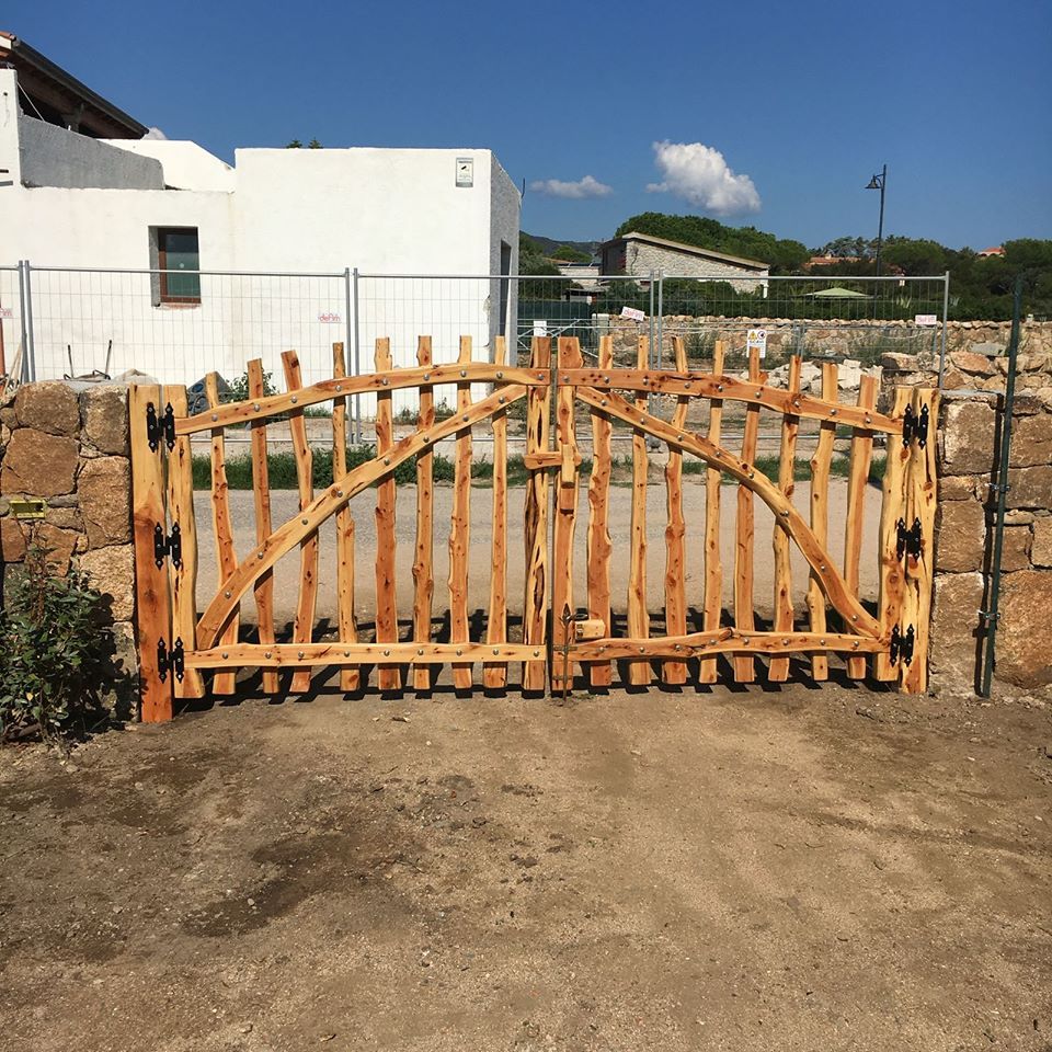 cancello in legno
