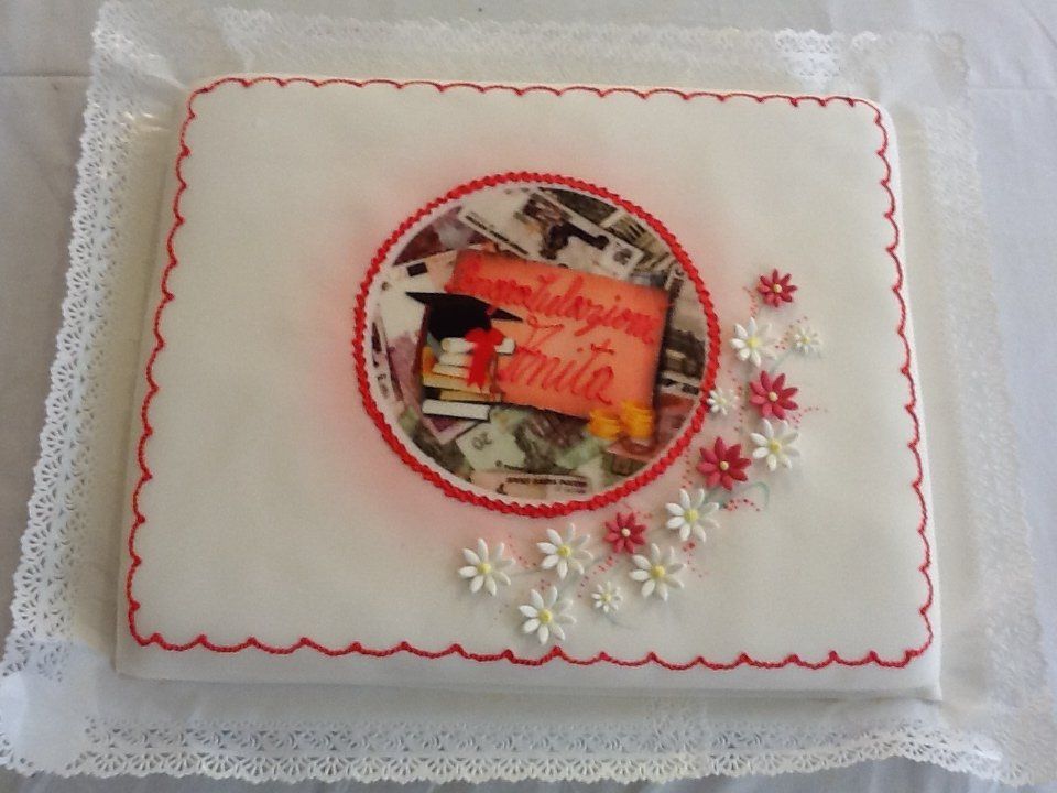 Torta per festa di laurea personalizzata