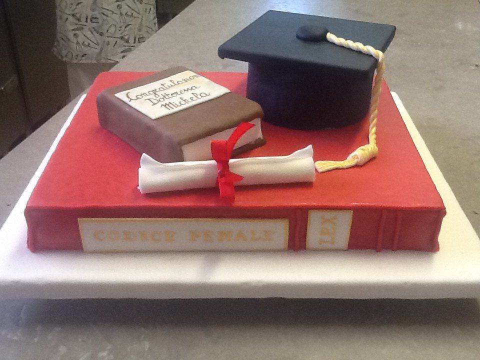Torta personalizzata per una festa di laurea