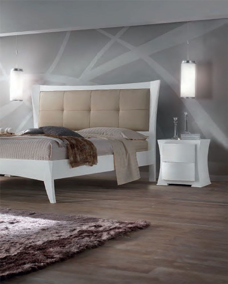 CAMERA MATRIMONIALE CON LETTO CON TESTATA