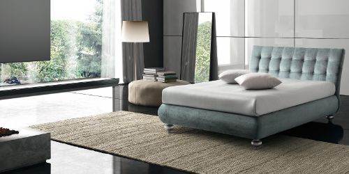 Letto con rete bassa