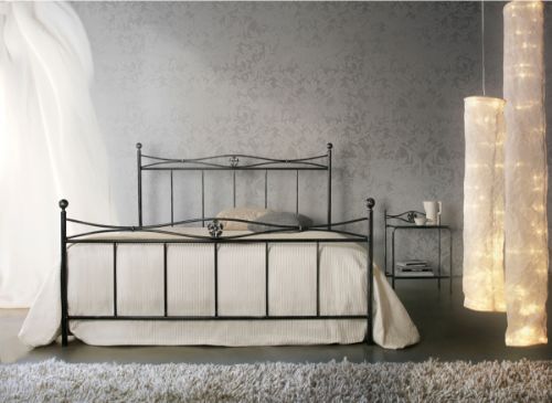 Letto matrimoniale in ferro con varie finiture
