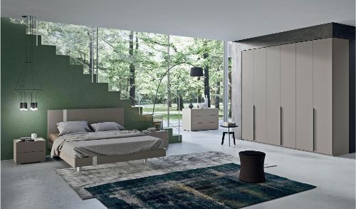 LETTO CON COPERTE NERE