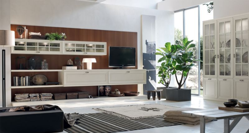 Soggiorno con complementi d'arredo moderni