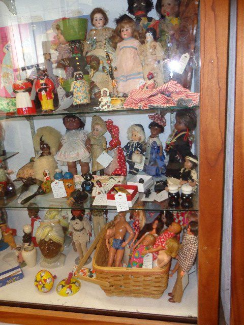 Black Memorabilia / Vintage Dolls