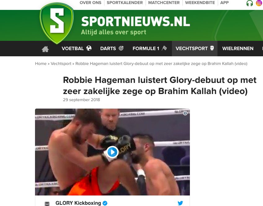 Een screenshot van een bokswedstrijd op de website sportnieuws.nl