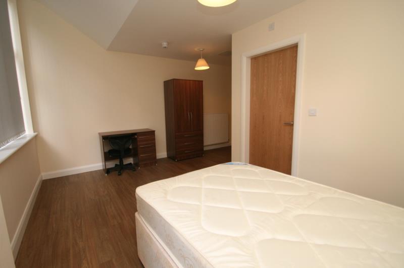 Bloomsbury Court Nottingham apartment bedroom bed side view