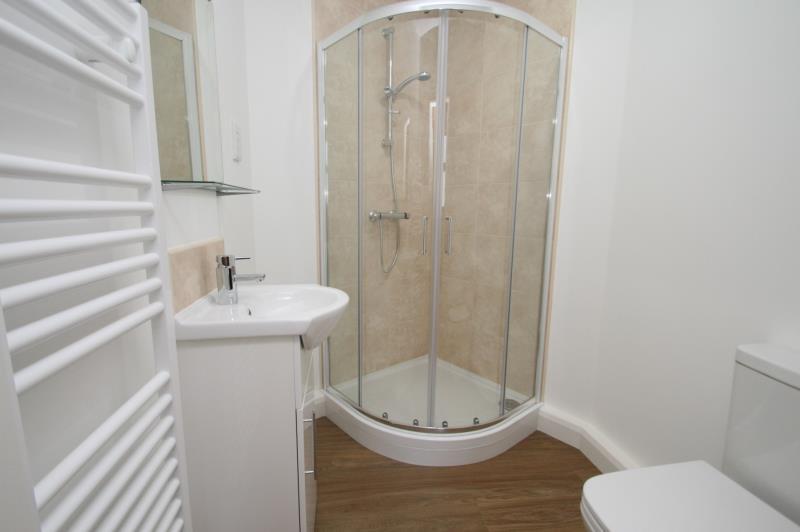 Bloomsbury Court Nottingham apartment bathroom