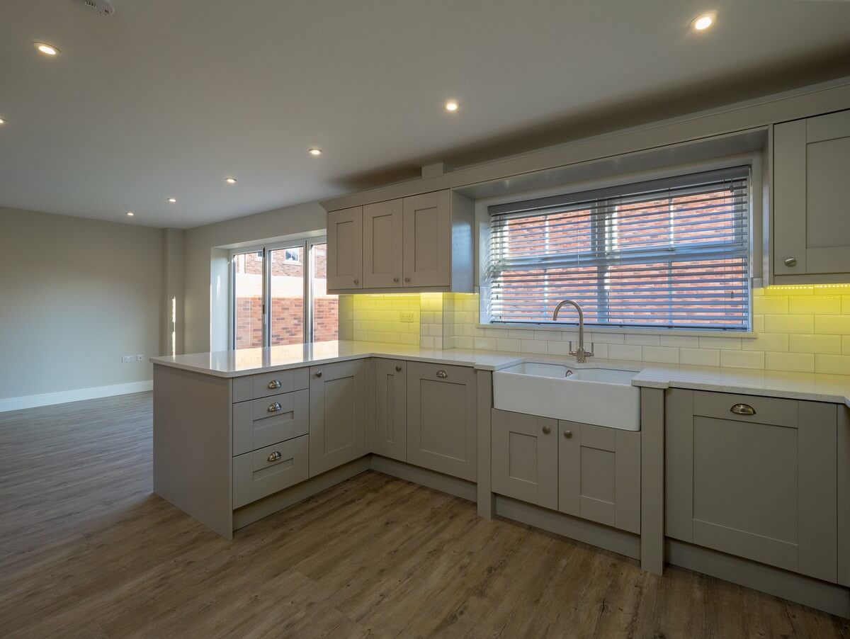white kitchen top 3