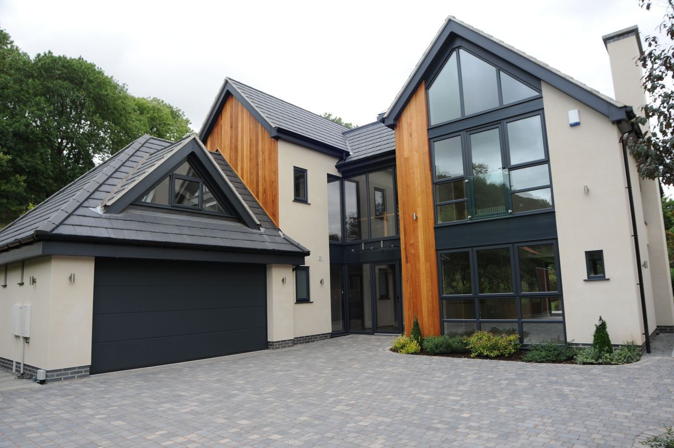 Daincourt Bulcote house front view of the garage