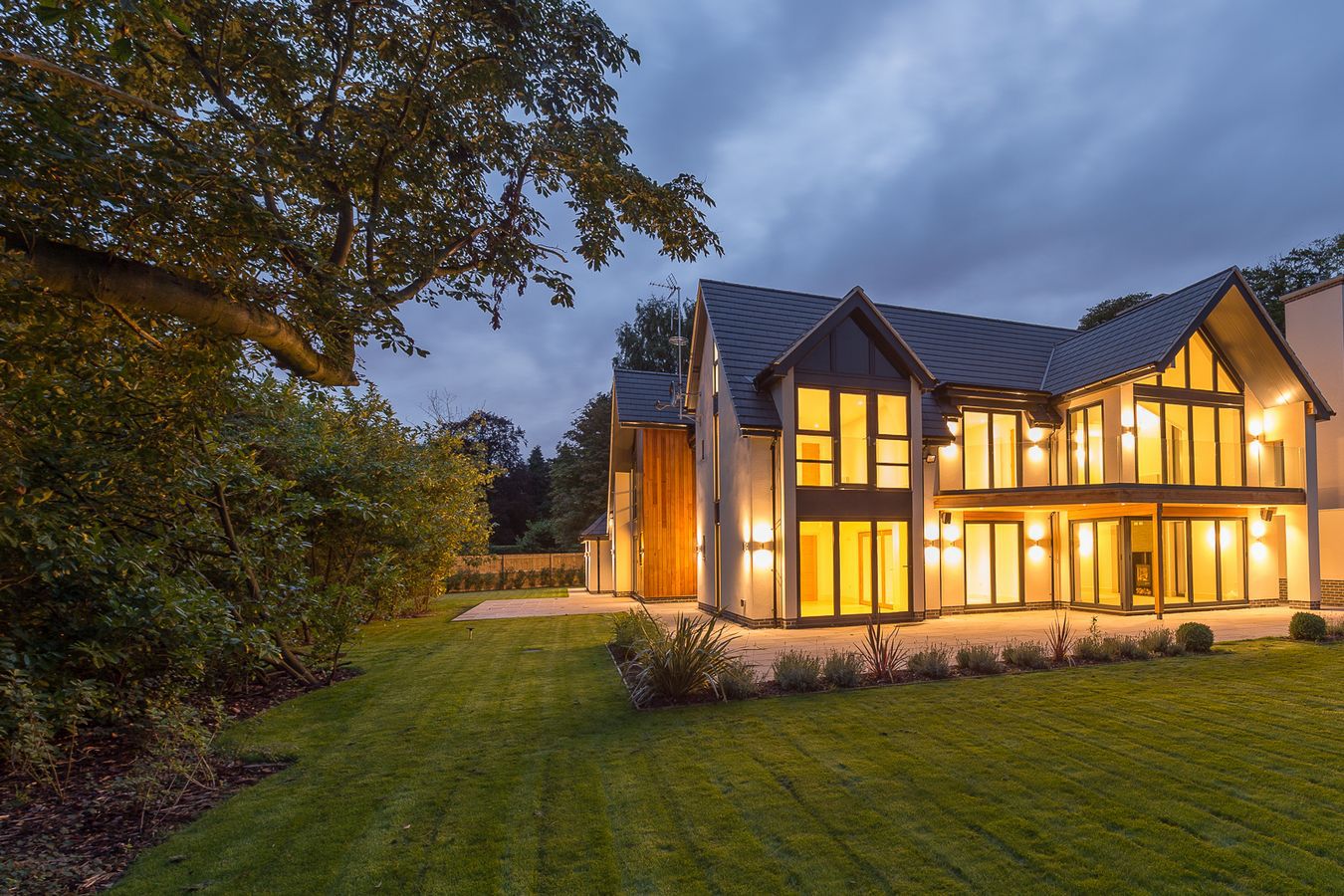 tawnycourt bulcote house side view at night