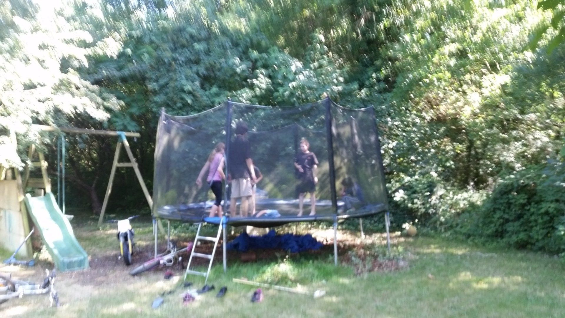 trampoline with safety net