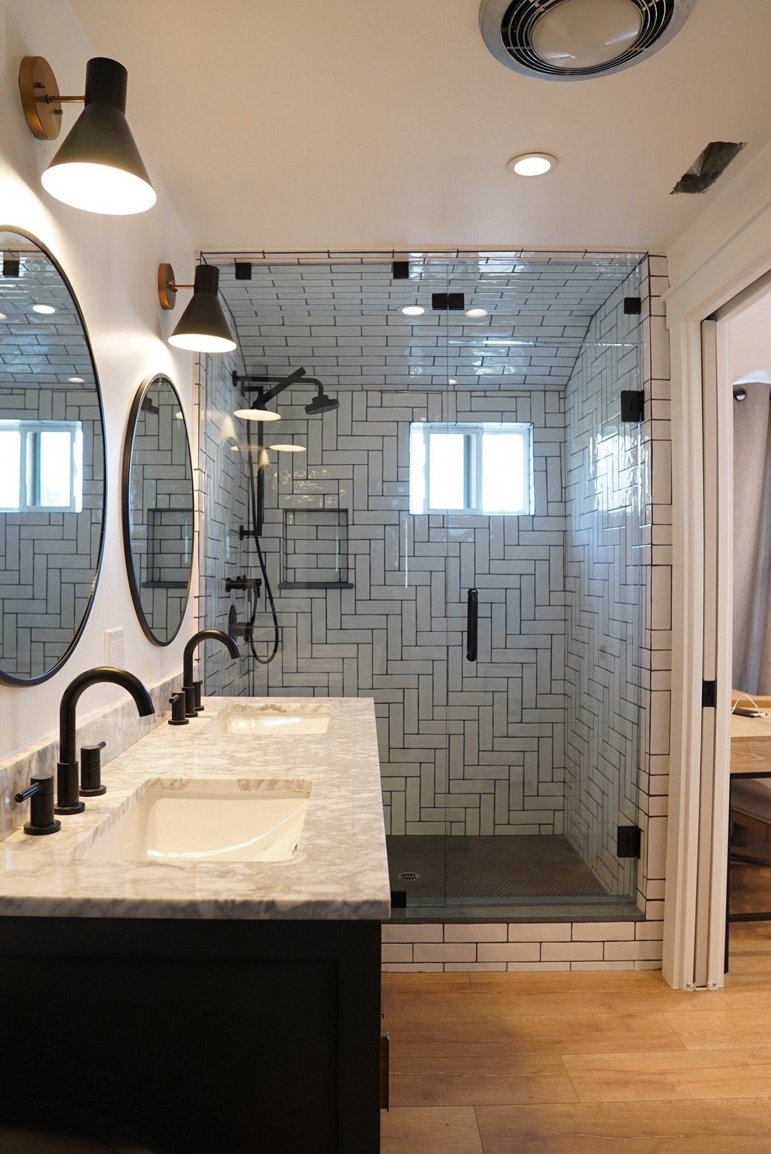 Frameless shower in Oxnard, CA 