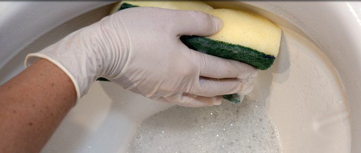 House and Flat Cleaning – London – All Care Cleaning – Cleaning a toilet