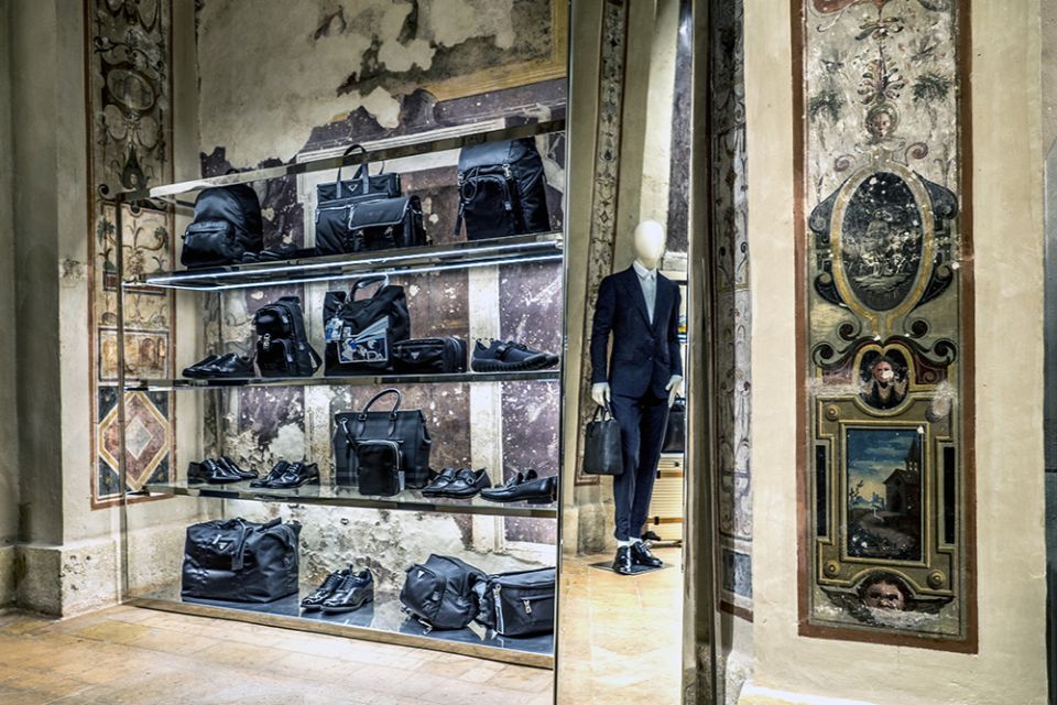 interno di struttura per il retail a Perugia