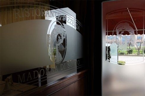 Porta d'ingresso di un ristorante