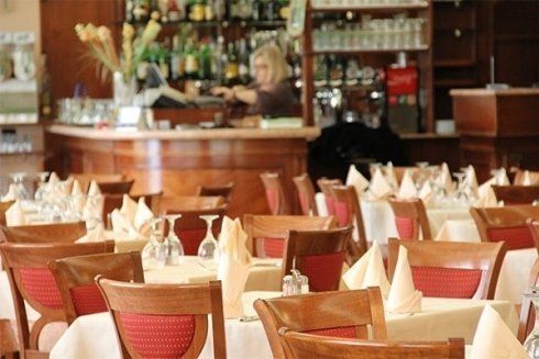 Sala da pranzo di una trattoria