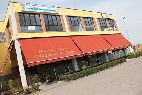Esterno di una trattoria