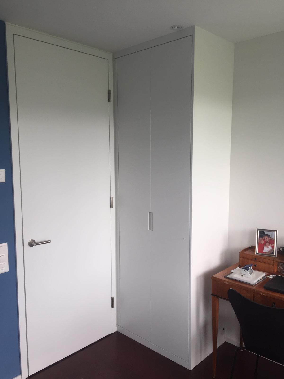Griffloser Einbauschrank