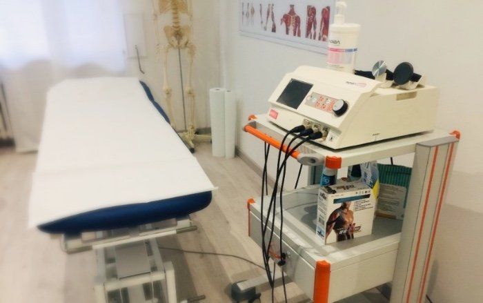 studio e lettino di un fisioterapista