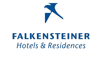 Un logo blu e bianco per gli hotel e i residence Falkensteiner