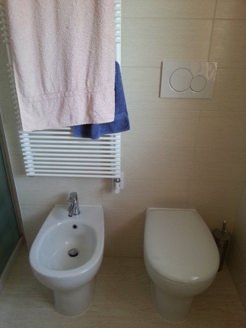 Bidet con scaldasalviette