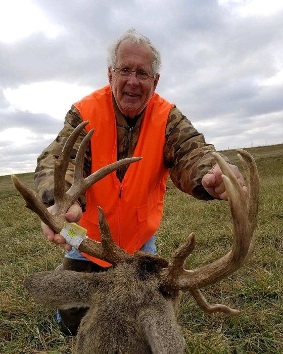 Iowa, Illinois deer hunting, deer hunting guide, Iowa deer hunting, Illinois deer hunts, Minnesota deer hunting, whitetail, deer, deer hunting, Minnesota deer hunting guides, Minnesota deer hunting guide