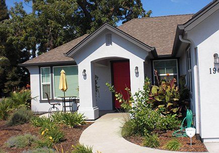 House With Columns — Chico, CA — North Valley Raingutter House With Columns — Chico, CA — North Valley Raingutter