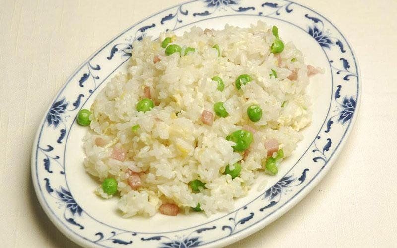 riso alla cantonese nel ristorante di cucina cinese a Milano Kota Radja