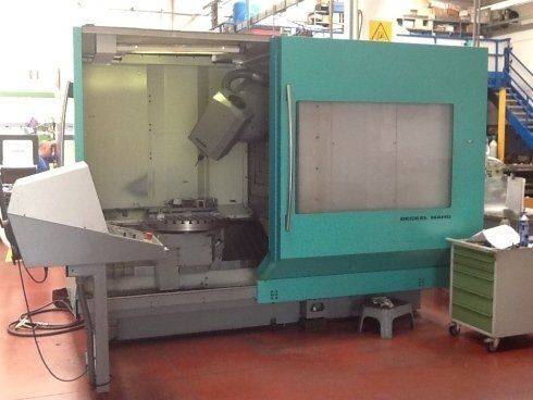 macchinario per creazione stampi per industrie