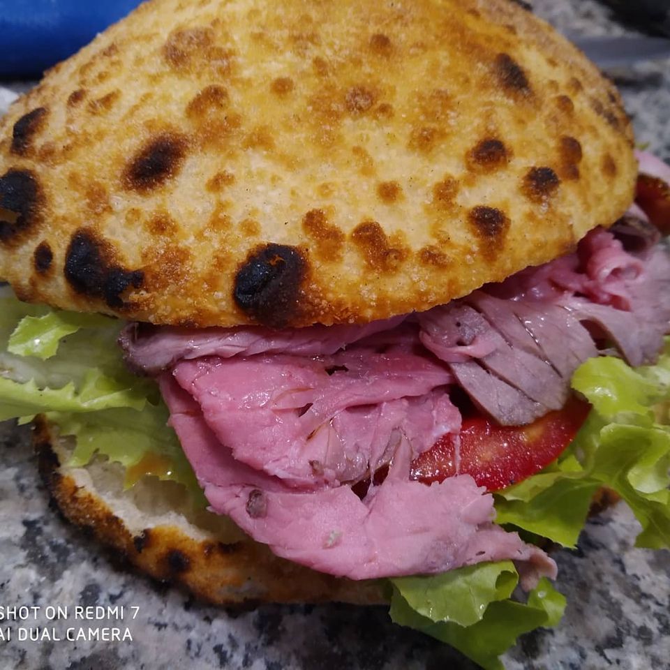 panuozzo con salumi