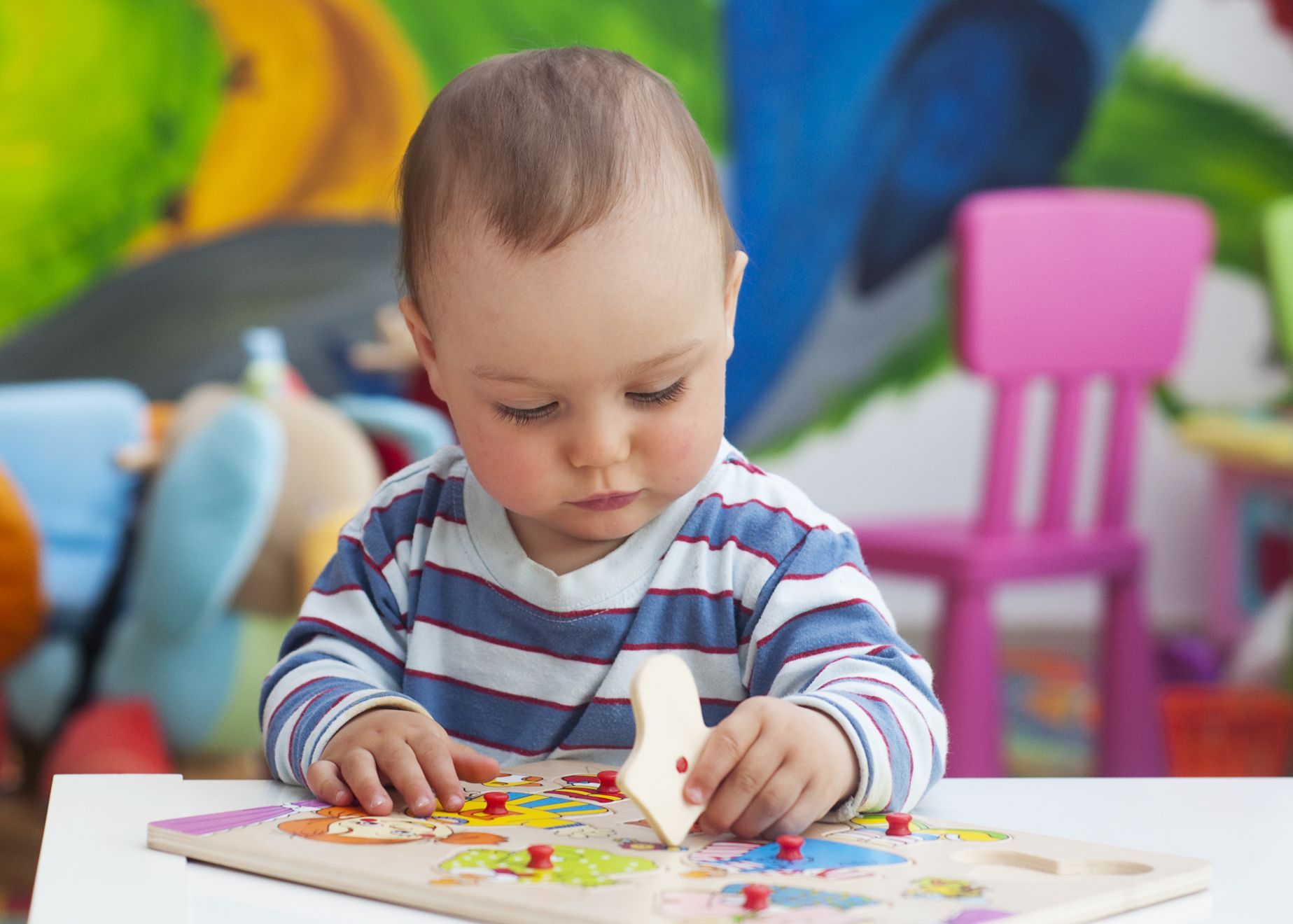 un bambino all'asilo nido