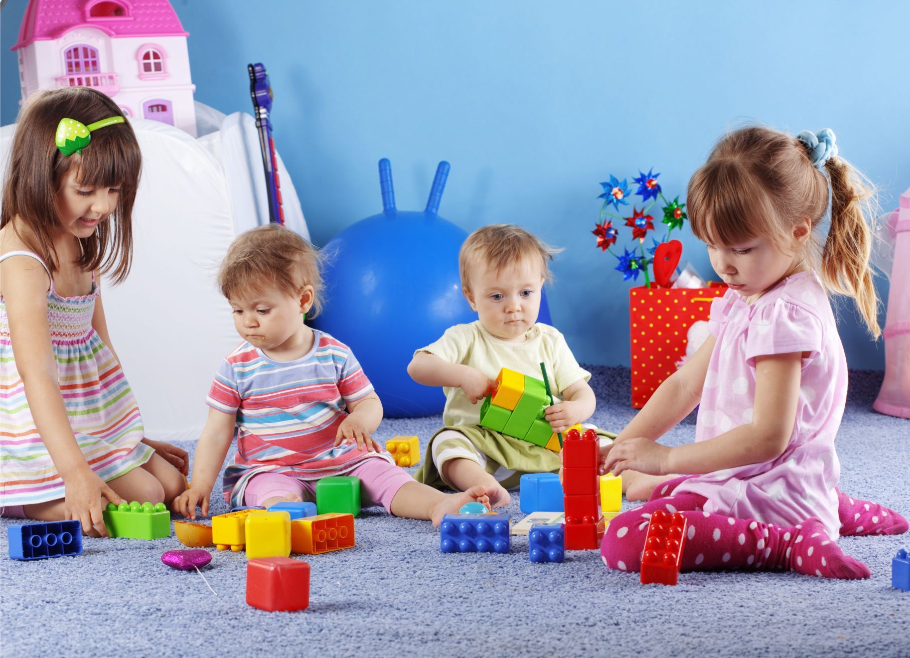 giochi stimolanti all'asilo nido