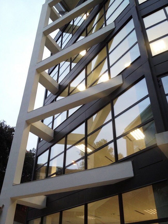 Edificio con vetri