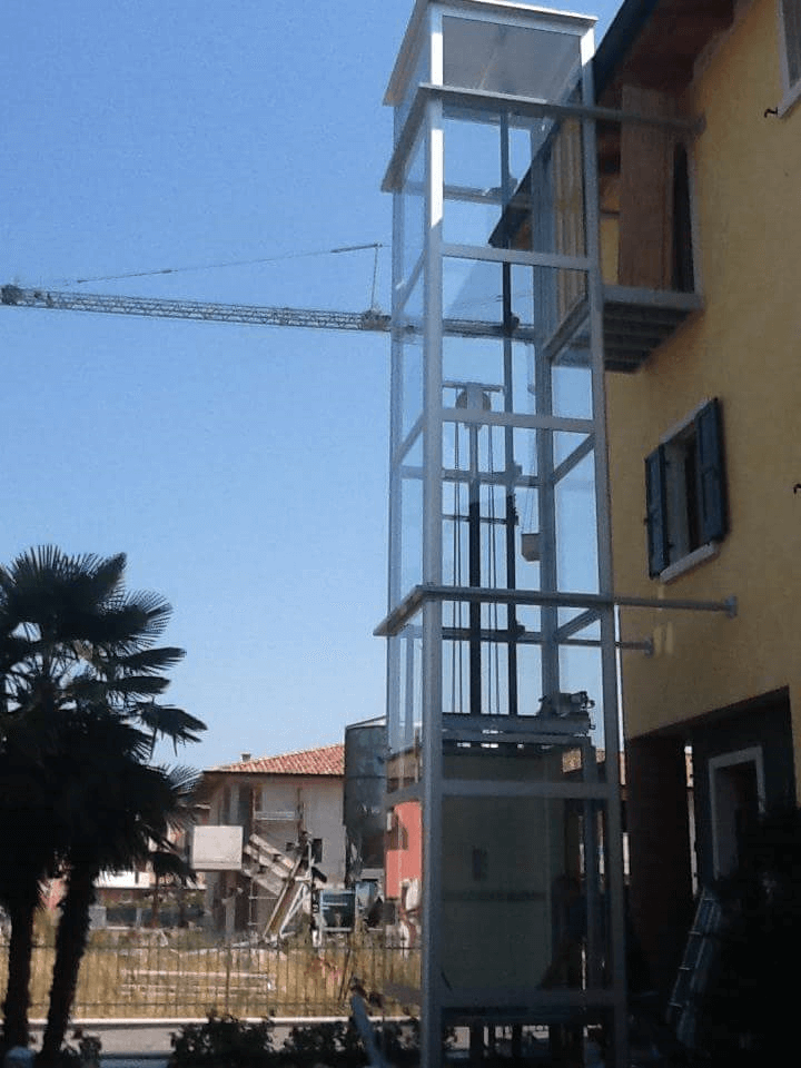 Progettazione e installazione di un ascensore condominiale esterno