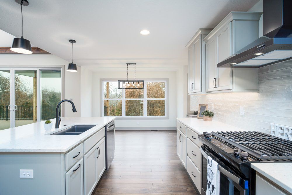 Light, Modern Kitchen by Hansman Custom Homes in Mid-MO