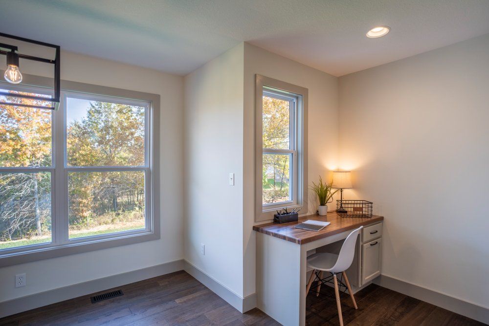 Peaceful Study Room by Hansman Custom Homes in Mid-MO