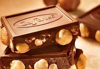Tavolette di cioccolato con nocciole