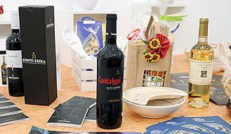 Bottiglia di vino della cantina Cantalupi