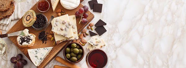 Cioccolato bianco con nocciole