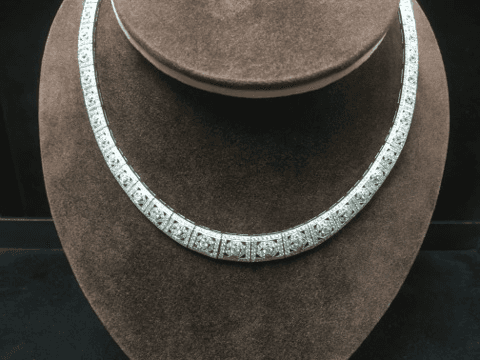 necklace holder