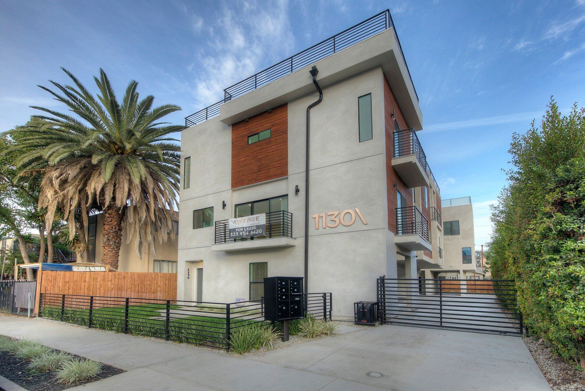 1130 N Tamarind Ave