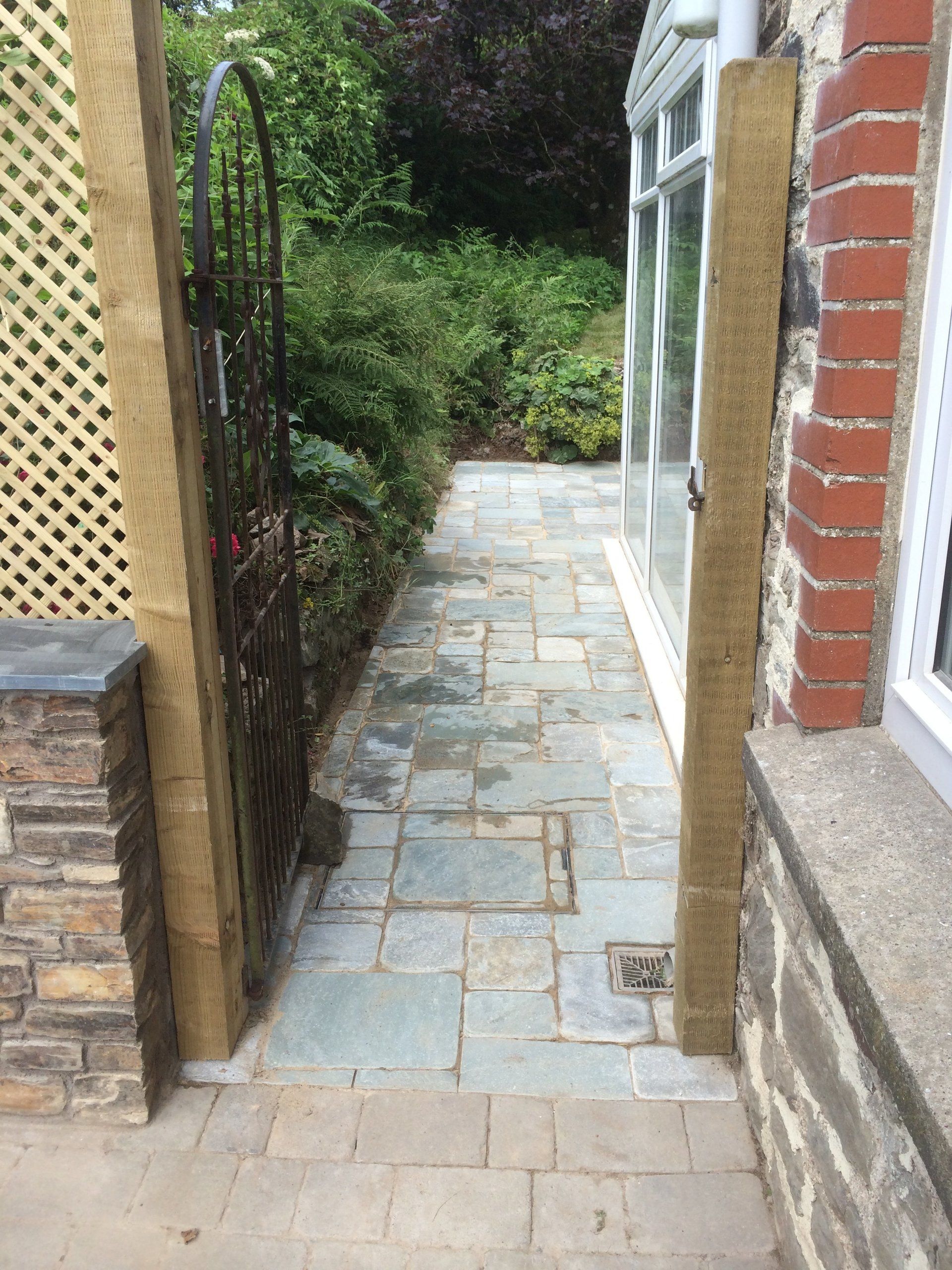 outdoor corridor tiling