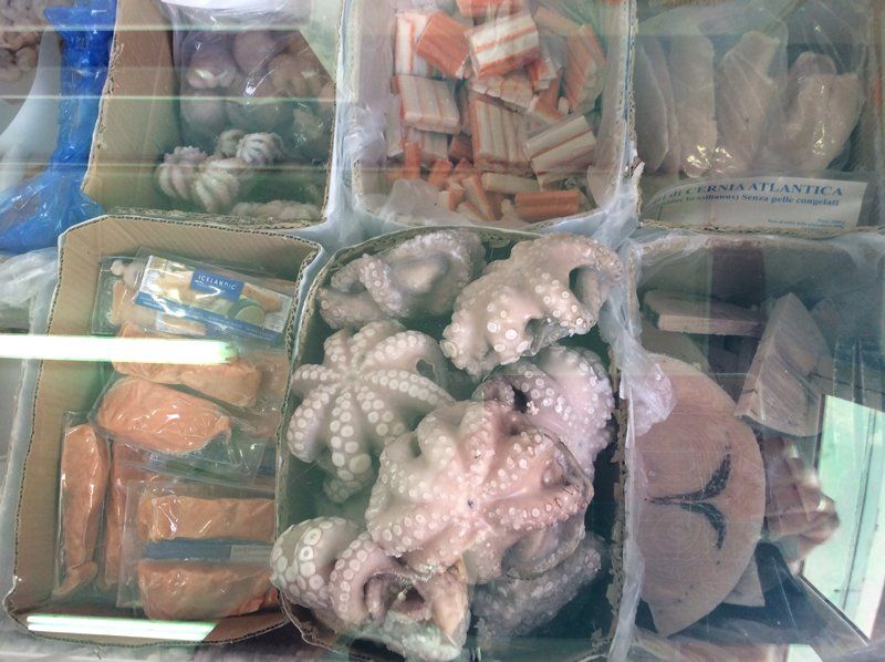 Assortimento di pesce surgelato