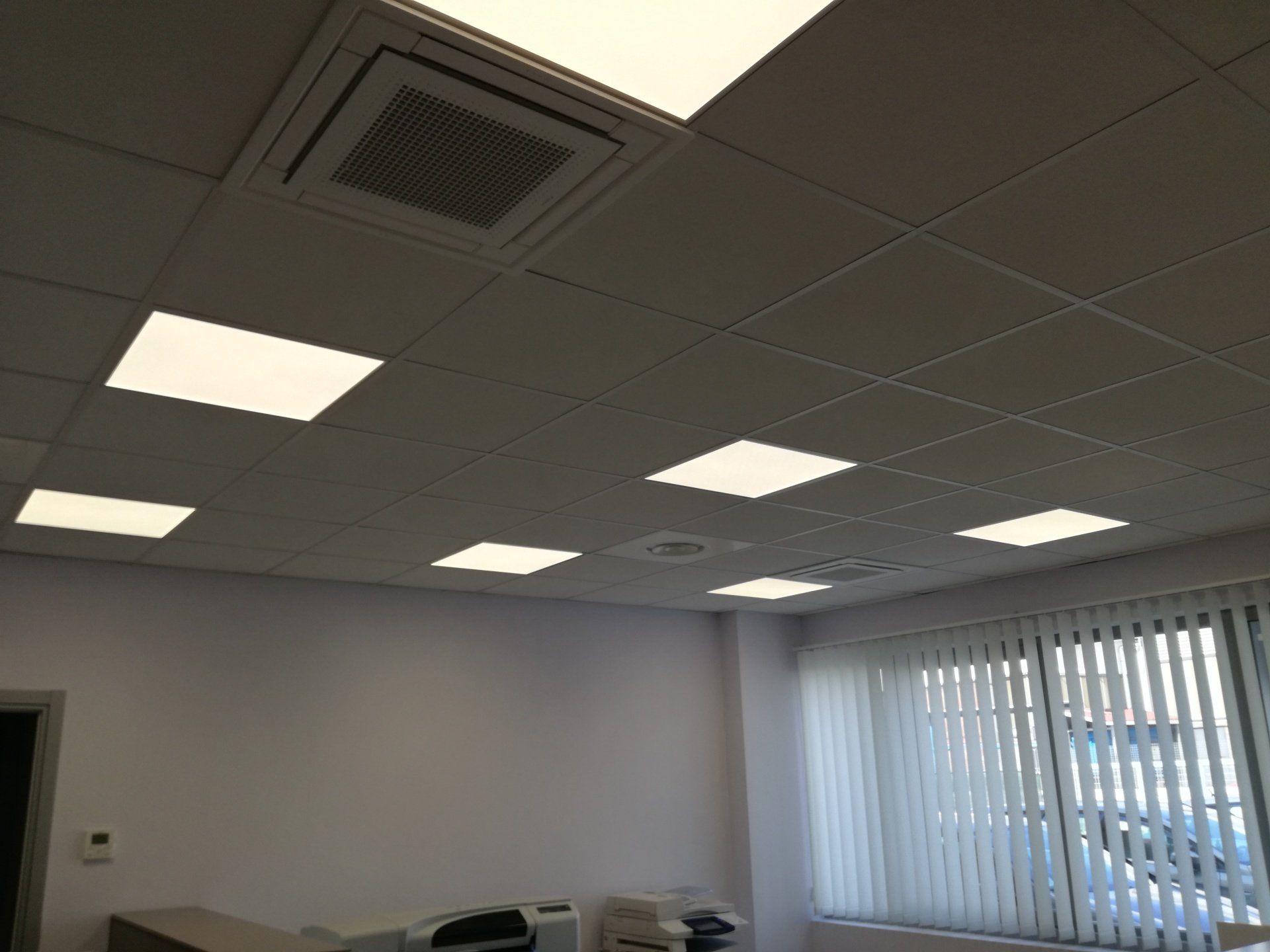 Impianto di illuminazione in ufficio